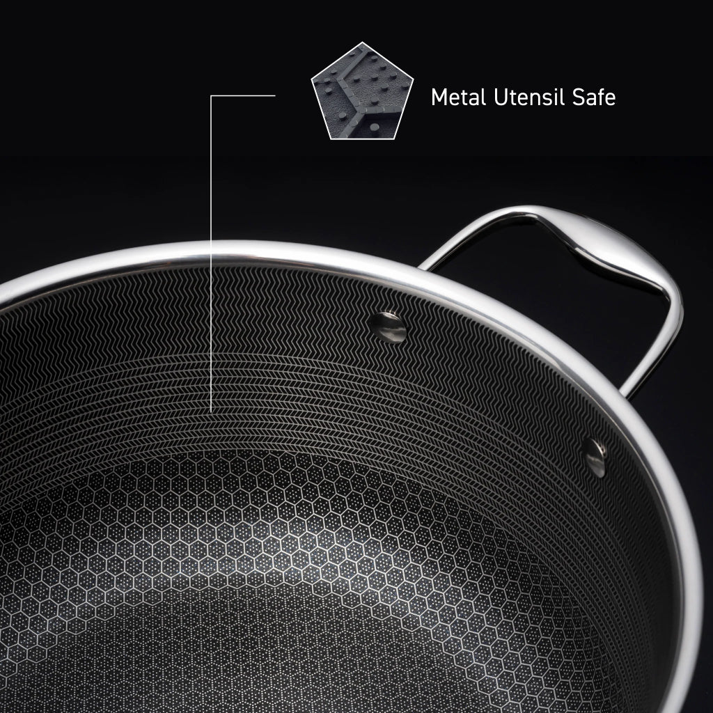 Hybrid Stock Pot with Lid, 12-Qt